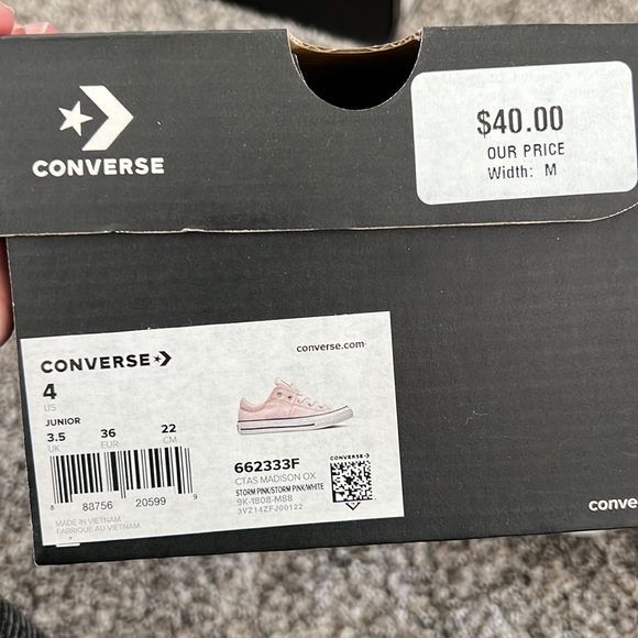 Converse - Picture 2 of 4